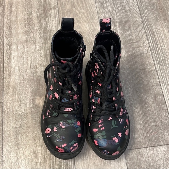 Little girls Floral Boots Size 1 (Black with Pink Flowers) - Picture 3 of 5
